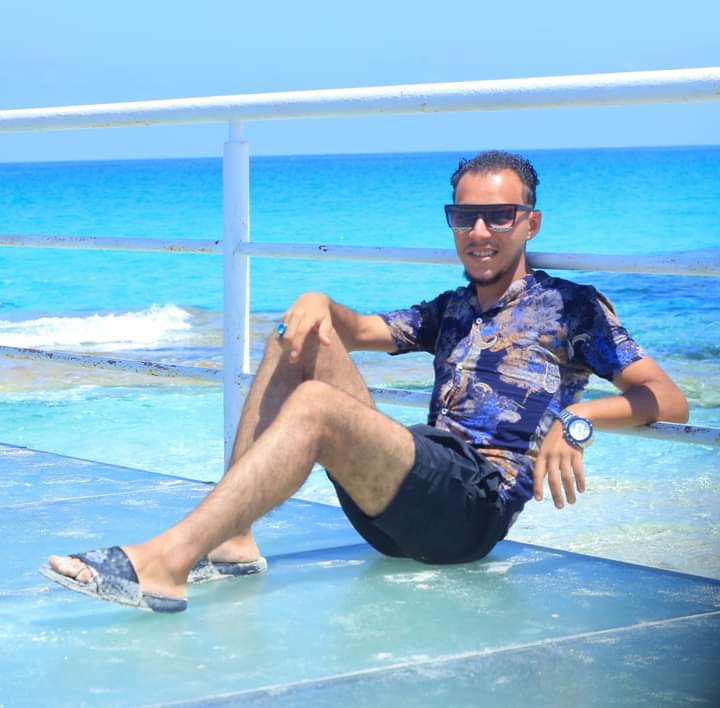 ����� ����